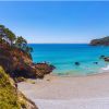 Ne ratez surtout pas ces plages secrètes de Bretagne — criques turquoise introuvables sur Google, sable blanc de carte postale, sentiers cachés pour profiter au maximum de votre été breton